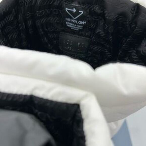 Women's Prada nylon quilted snow booties size 38.5 made in Italy - Picture 10 of 11